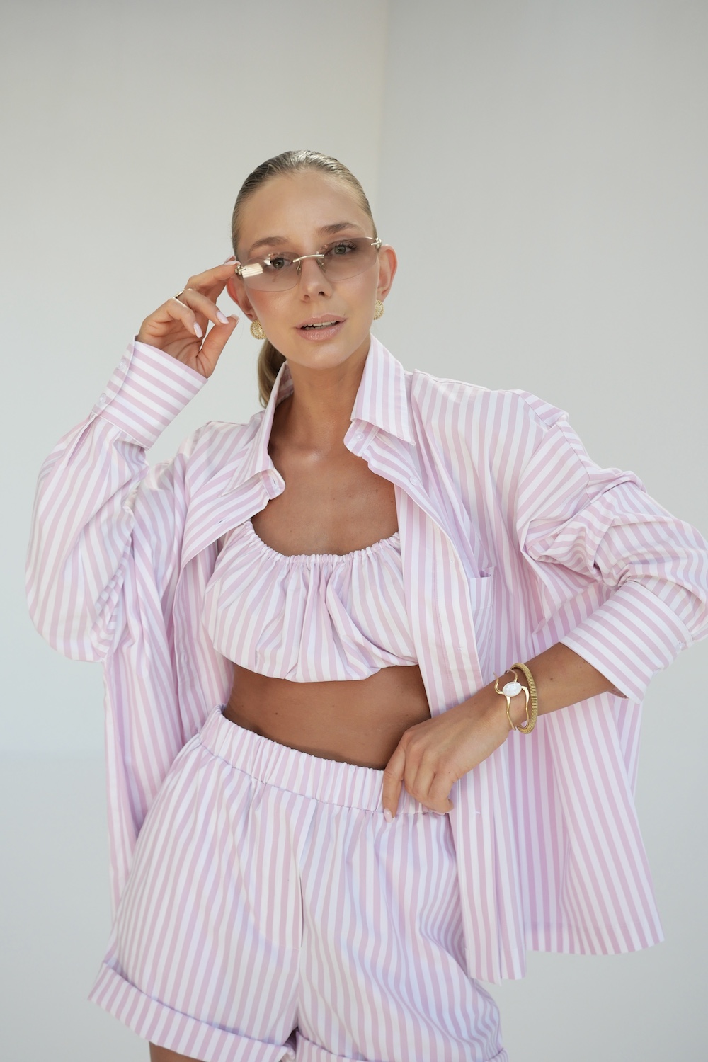 Top Calma pink stripes stylizacja damska