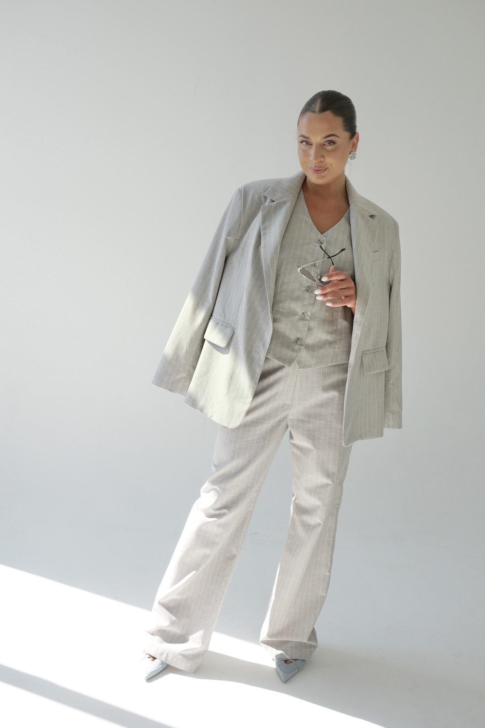 Marynarka Juno gray stripes - stylizacja