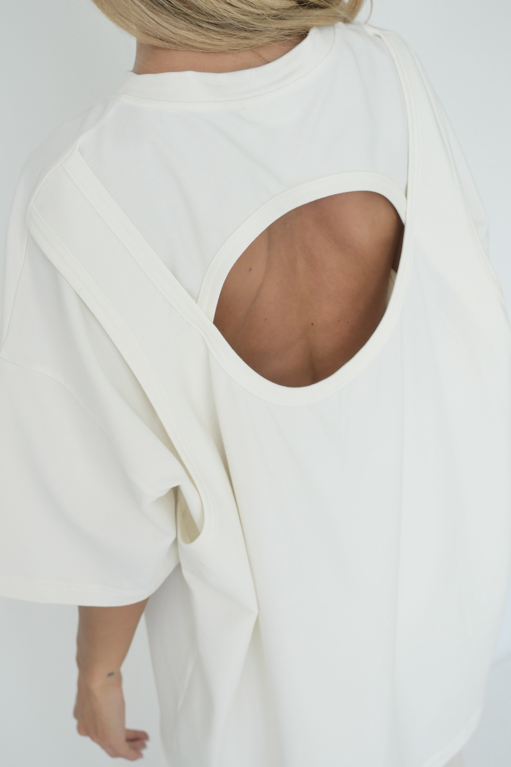T-shirt Mandre off white outfit