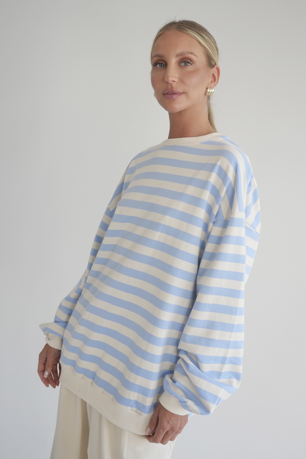 Bluza Mandre blue stripes - stylizacja damska