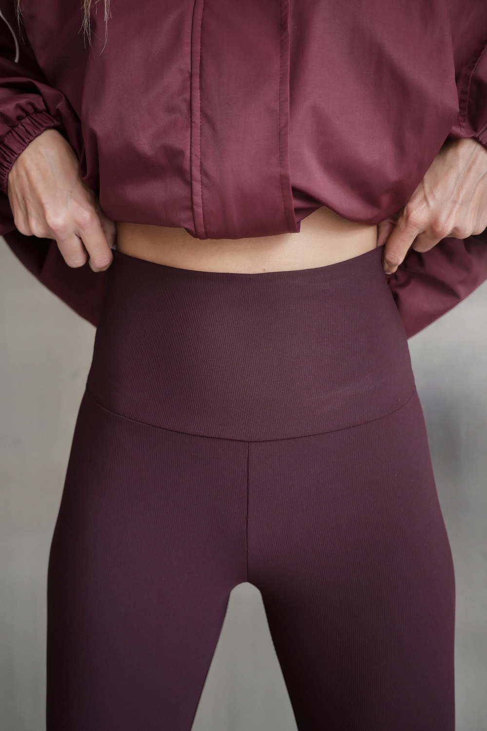 Legginsy Lifestyle bordo - stylizacja