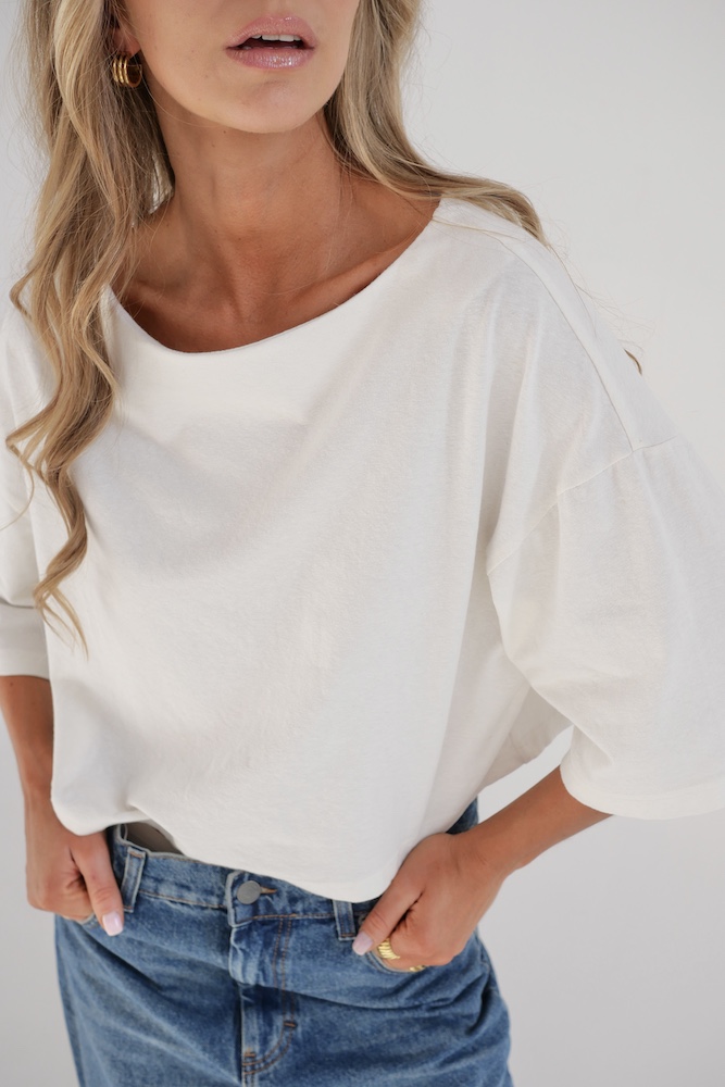 T-shirt Kia off white damski oversize