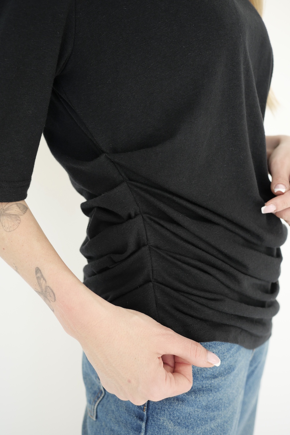 T-shirt Anika black - drugie ujęcie